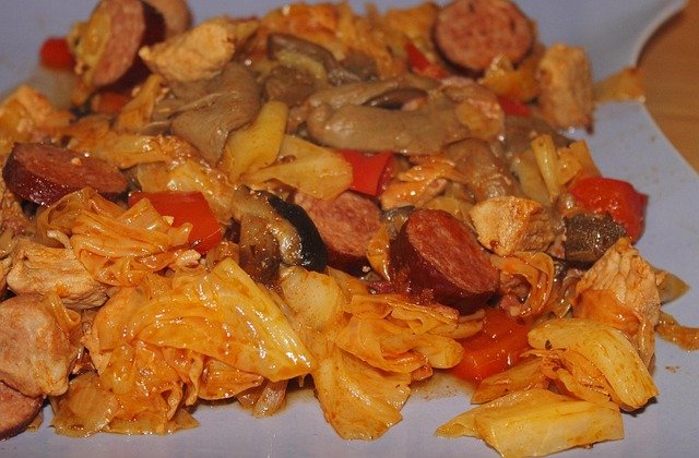 Bigos – tradycyjny przepis na aromatyczne danie jednogarnkowe