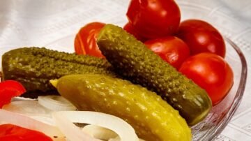 Ogórki konserwowe – chrupiące, aromatyczne i idealne na zimę