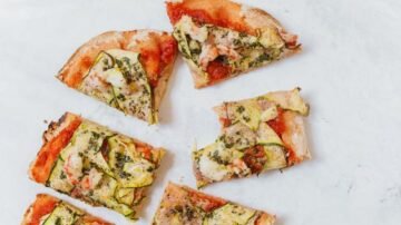 Pinsa – włoski przysmak o lekkim i chrupiącym cieście