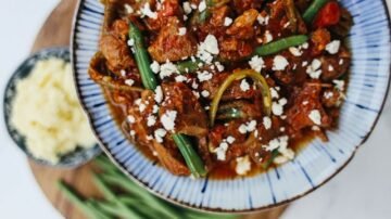 Zupa gulaszowa – sycąca, aromatyczna i pełna smaku