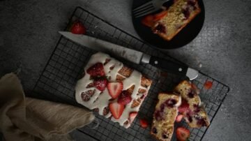 Ciasto z truskawkami – pyszny letni wypiek