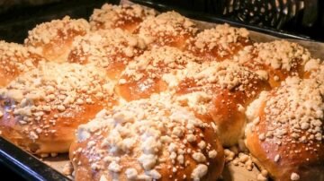 Jagodzianki – puszyste bułeczki z jagodami