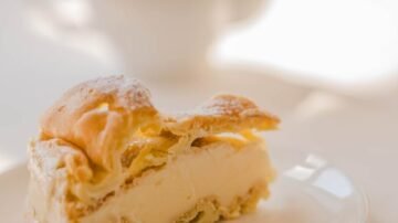 Karpatka z kremem budyniowym – klasyczne, pyszne ciasto