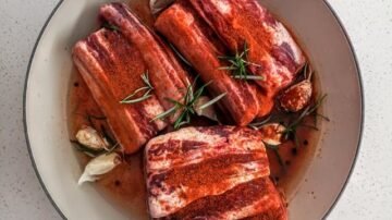 Bitki wieprzowe – klasyczne danie w sosie własnym