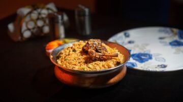 Potrawka z kurczaka – klasyczne danie w delikatnym sosie