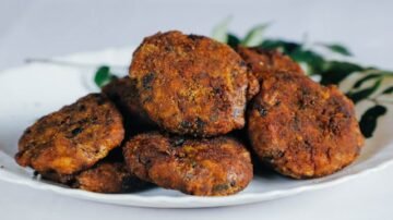 Kotlety jajeczne – prosty przepis na sycący obiad