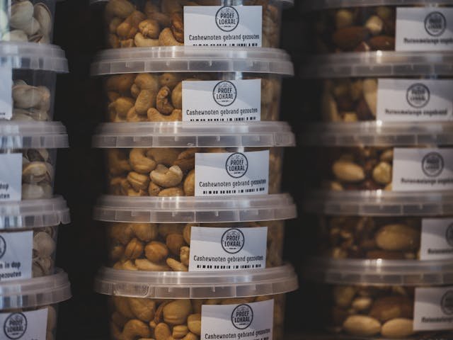 Przedświąteczny szał w Biedronce. „Klient rzucił we mnie orzeszkami”