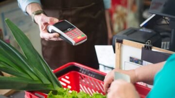 Nowe stawki, nowe zasady. Lidl, Biedronka, Kaufland i ALDI podnoszą poprzeczkę w 2026 roku