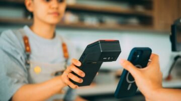 Kasjerka z Biedronki pokazuje, jak naprawdę wygląda przyjmowanie gotówki