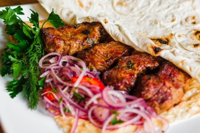 Domowy kebab z kurczaka z piekarnika – przepis